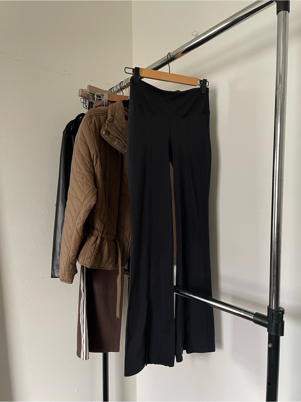 3/$15 GAP Black Yoga Flare Pants